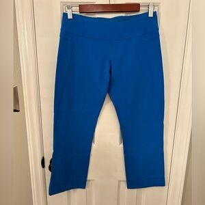 Lululemon Size 8 Blue Cropped Leggings